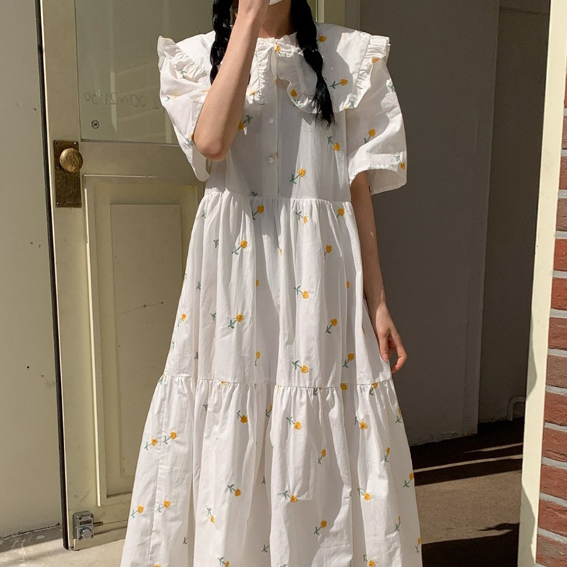 Single breasted pleated waist cinched floral bubble sleeve dress