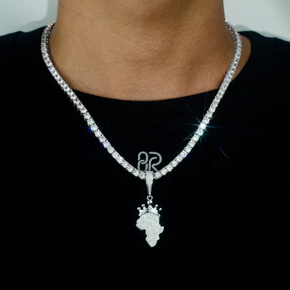 Pendentif Afrique Avec DiamantsI En Or Blanc 1.5"