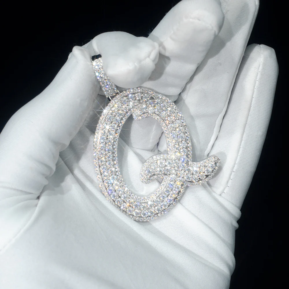 Pendentif 26 Lettres en Or Blanc 2"