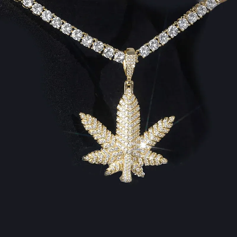 Feuille de cannabis Pendentif 1.5"