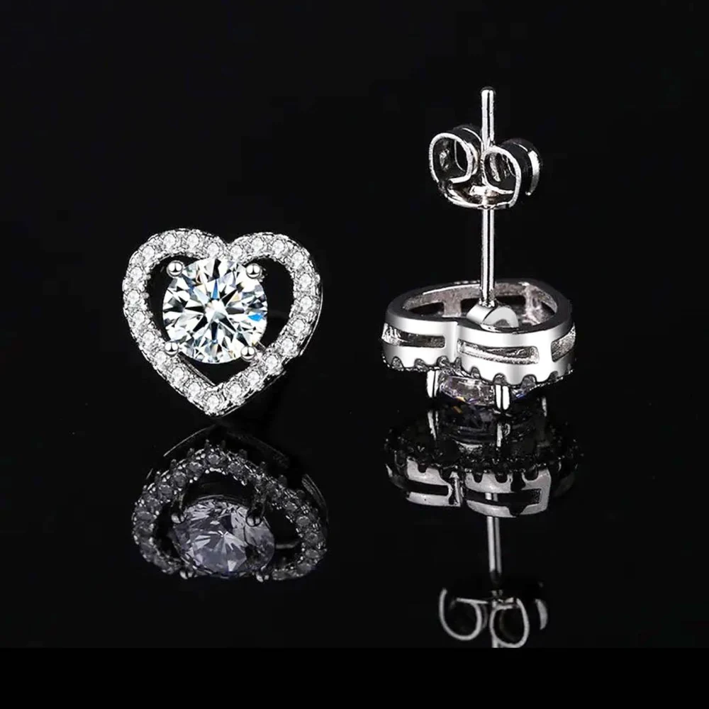 Boucle d'oreille Moissanite Halo Heart