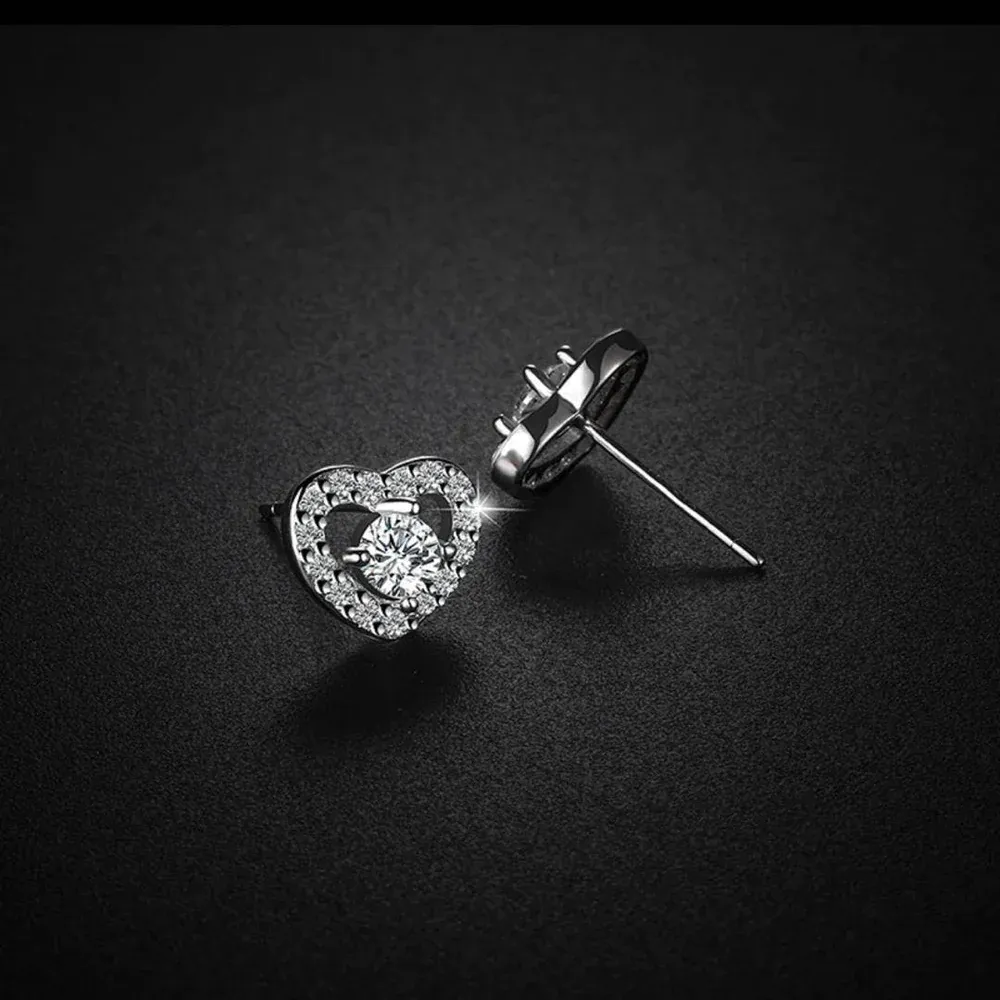 Boucle d'oreille Moissanite Halo Heart