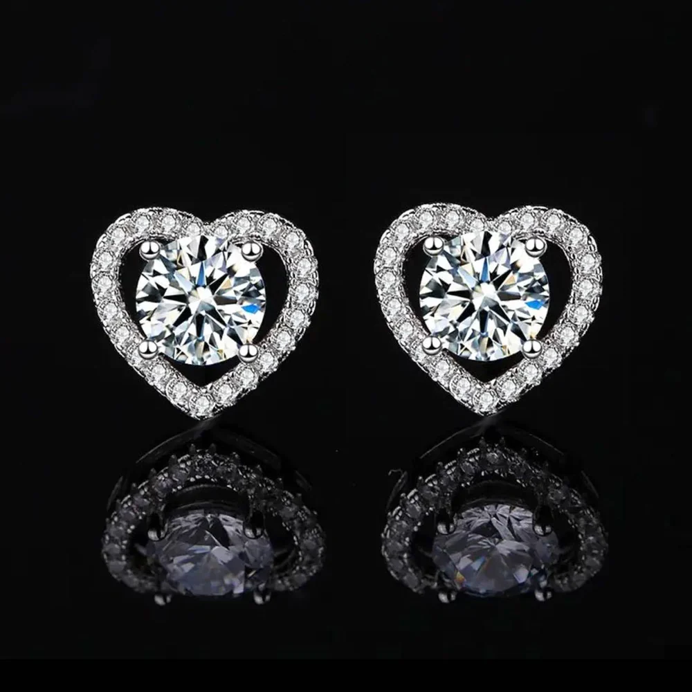 Boucle d'oreille Moissanite Halo Heart