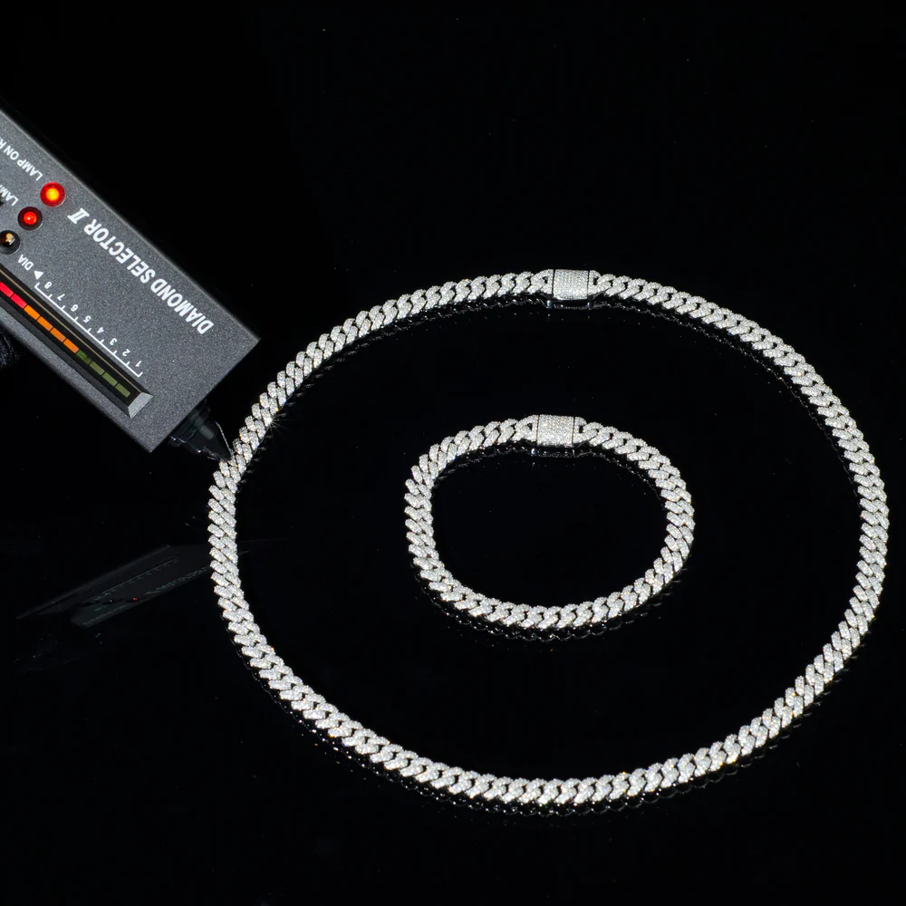 Chaîne Cubaine à Pointes Glacée en Or Blanc 6mm/8mm