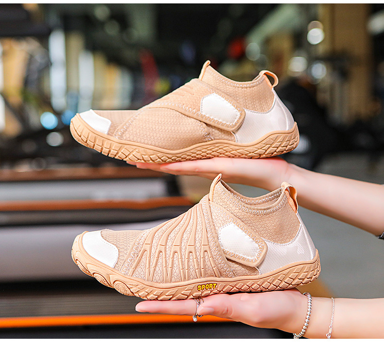 MEN'S COMFORTABLE WATERPROOF OUTDOOR SPORTS SHOES WITH MAGIC TAPE CLOSURE