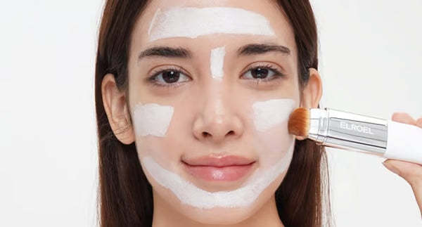 💥BUY 1 GET 1 FREE💥⏰💕🌟Cream Stick V White Korean Color-Changing Foundation Stick