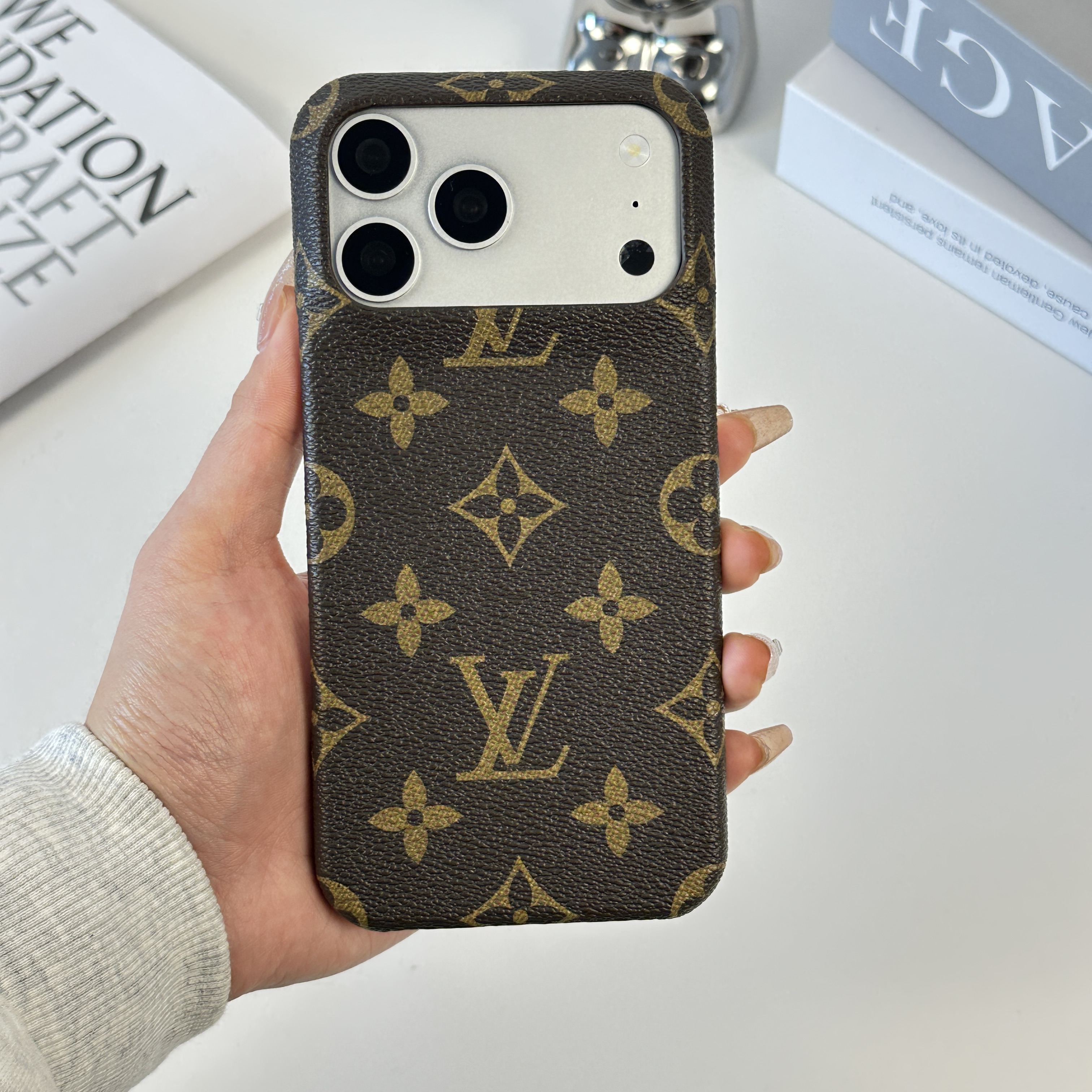 Luxury Monogram Magnetic iPhone Case（Magsafe）For iPhone 17 Series-GELV042