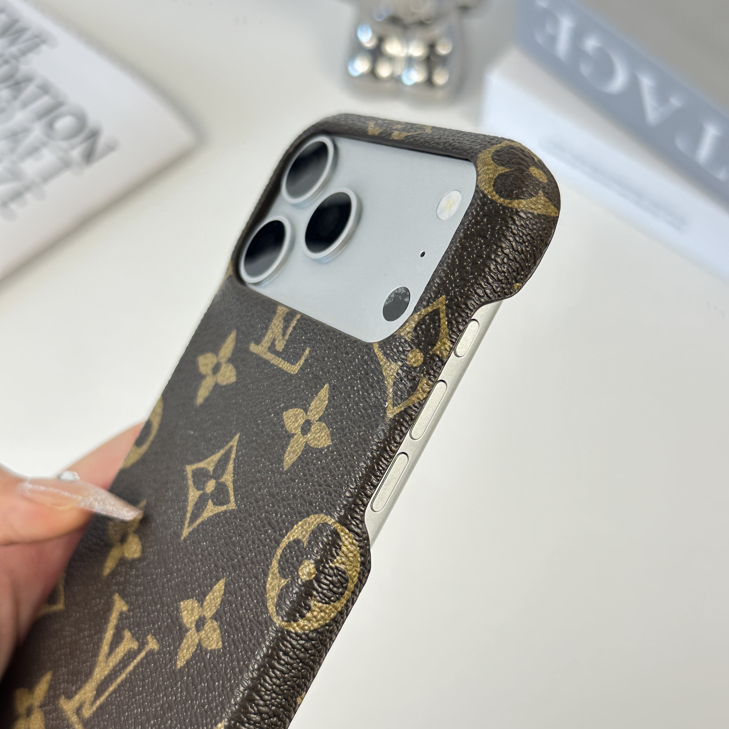 Luxury Monogram Magnetic iPhone Case（Magsafe）For iPhone 17 Series-GELV042