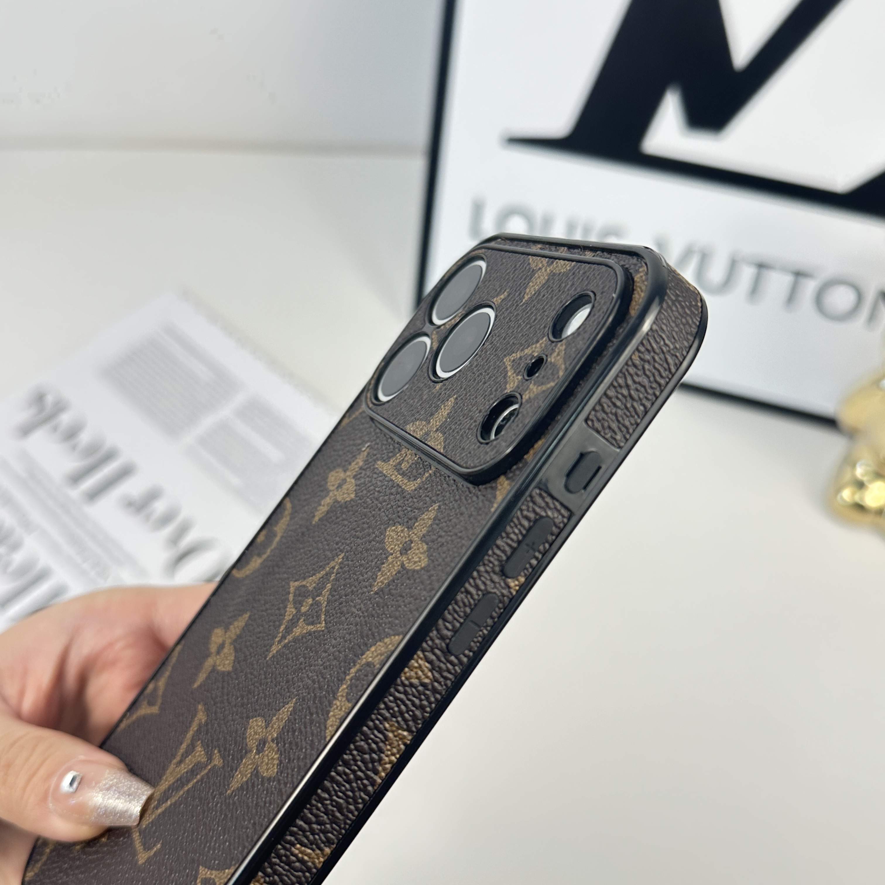 Premium Monogram Magnetic iPhone Case(Magsafe）For iPhone 17 Series-GELV045