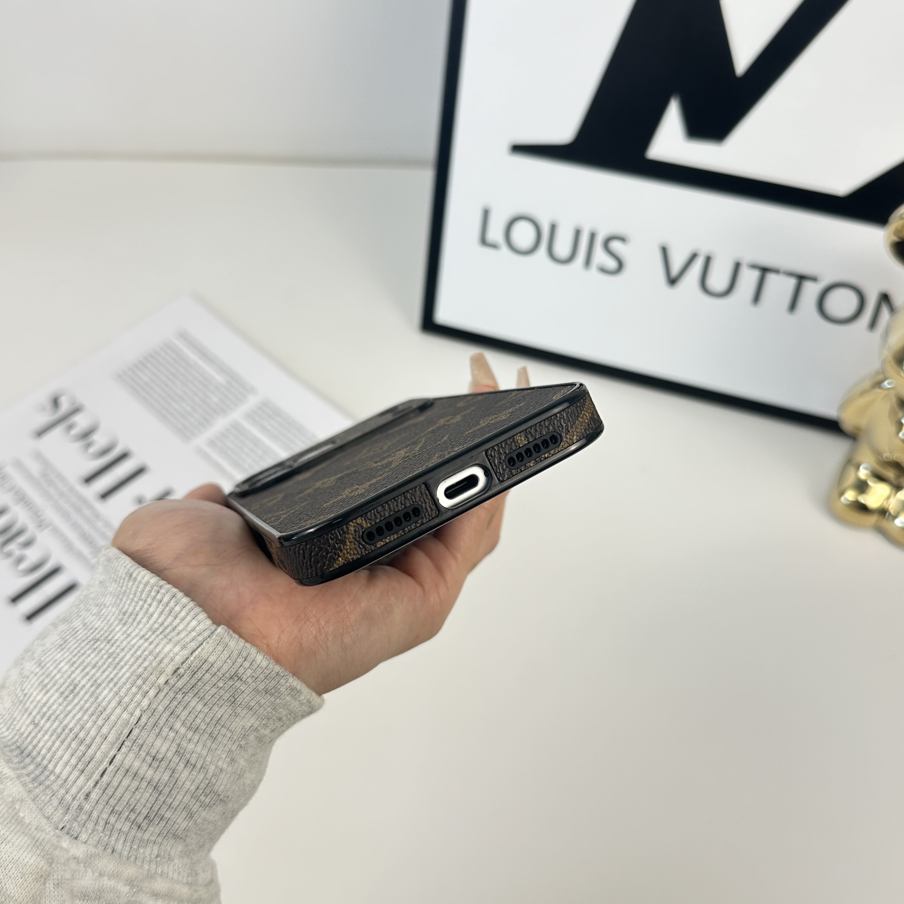 Premium Monogram Magnetic iPhone Case(Magsafe）For iPhone 17 Series-GELV045