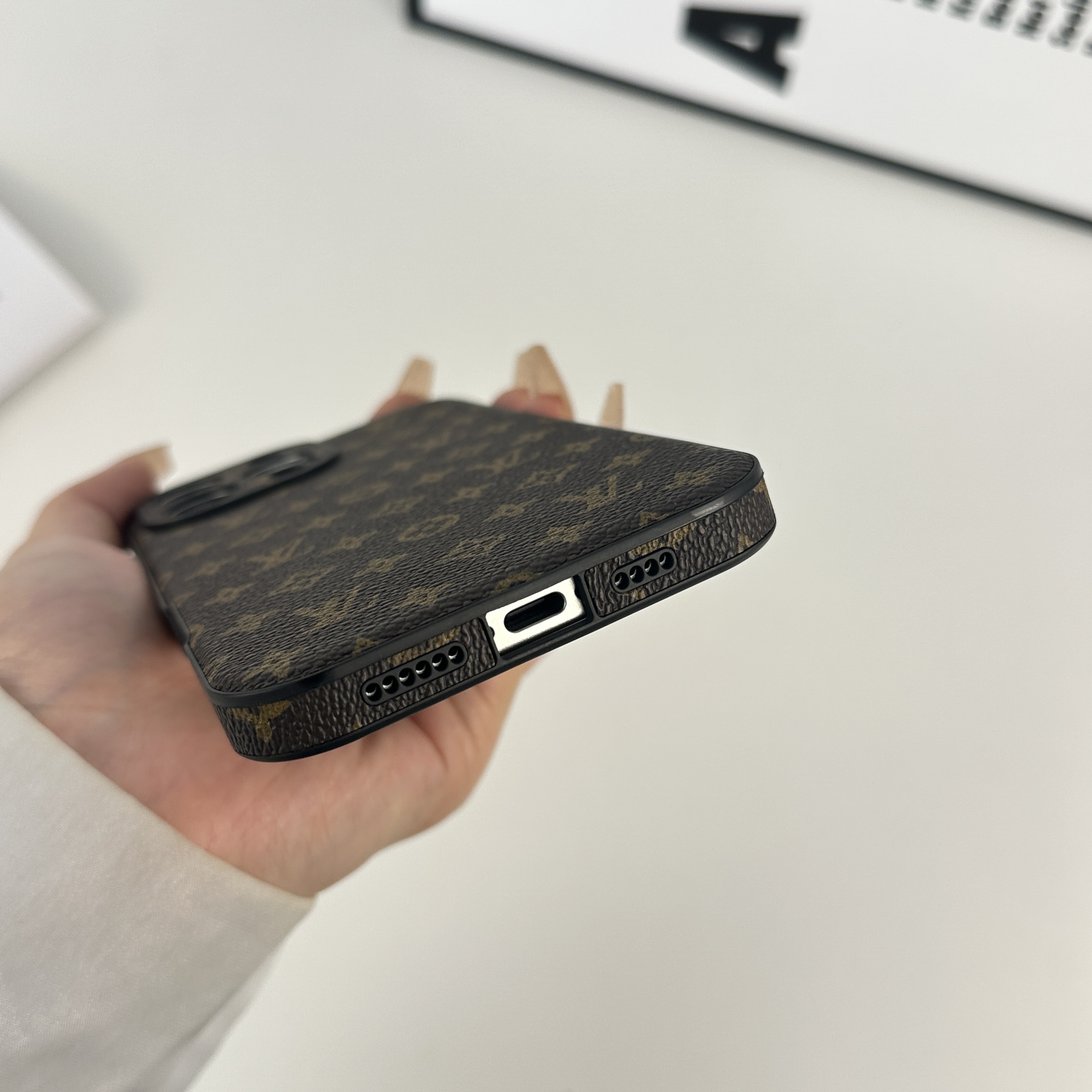 Premium Monogram iPhone Case For iPhone 17 Series-GELV054