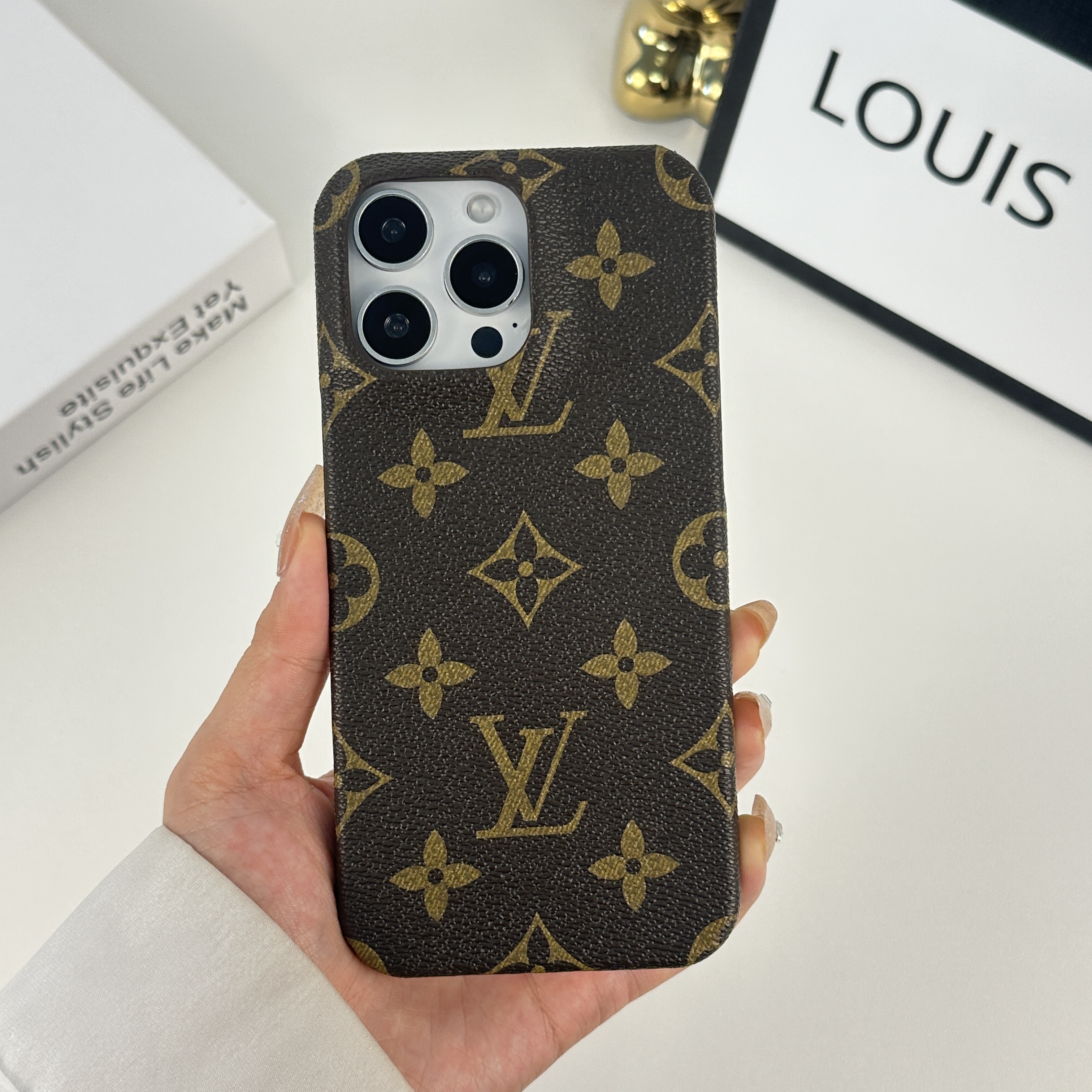 Luxury Leather Monogram Magnetic iPhone Case（Magsafe）For iPhone 17 Series-GELV056