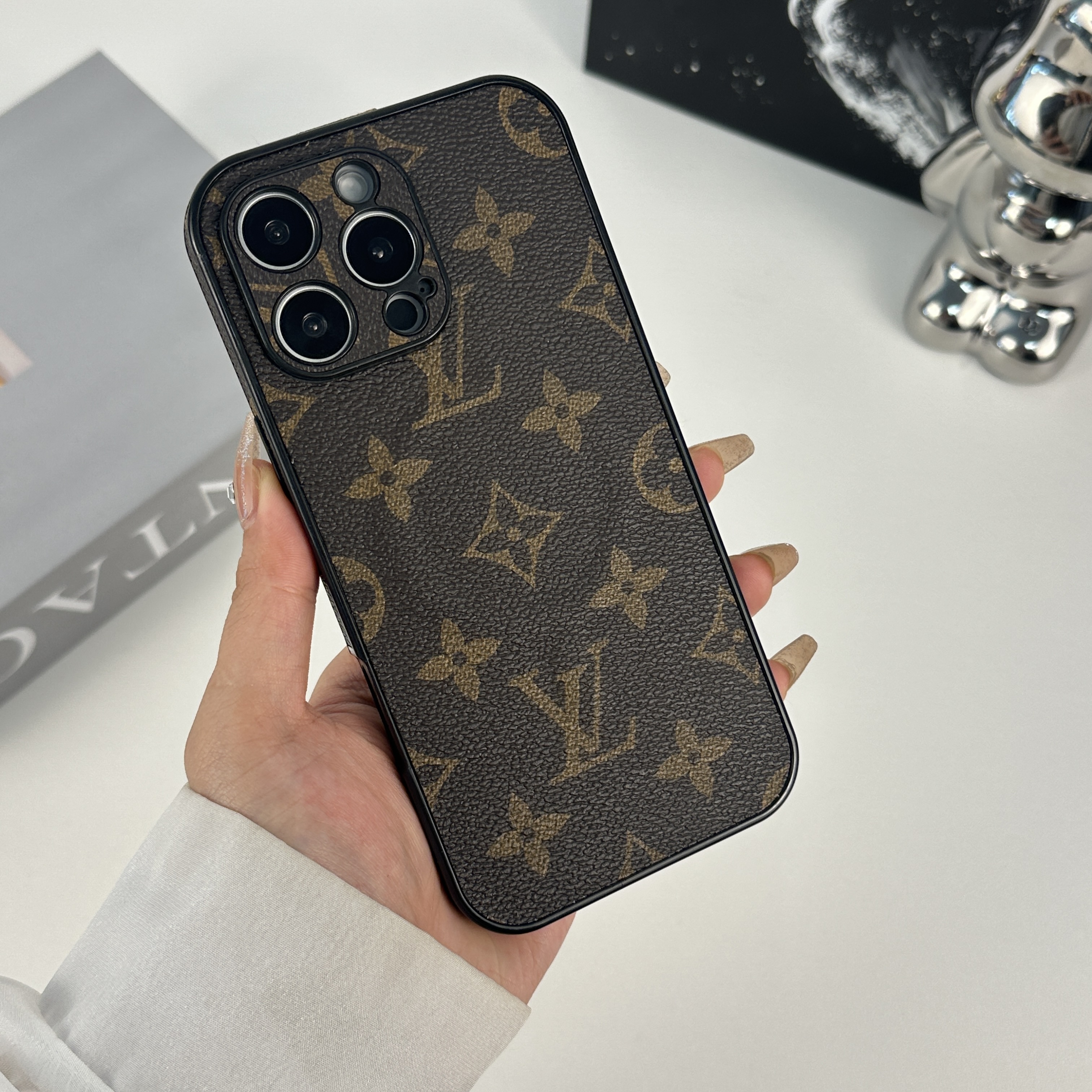 Premium Leather Monogram Magnetic iPhone Case（Magsafe）For iPhone 17 Series-GELV061
