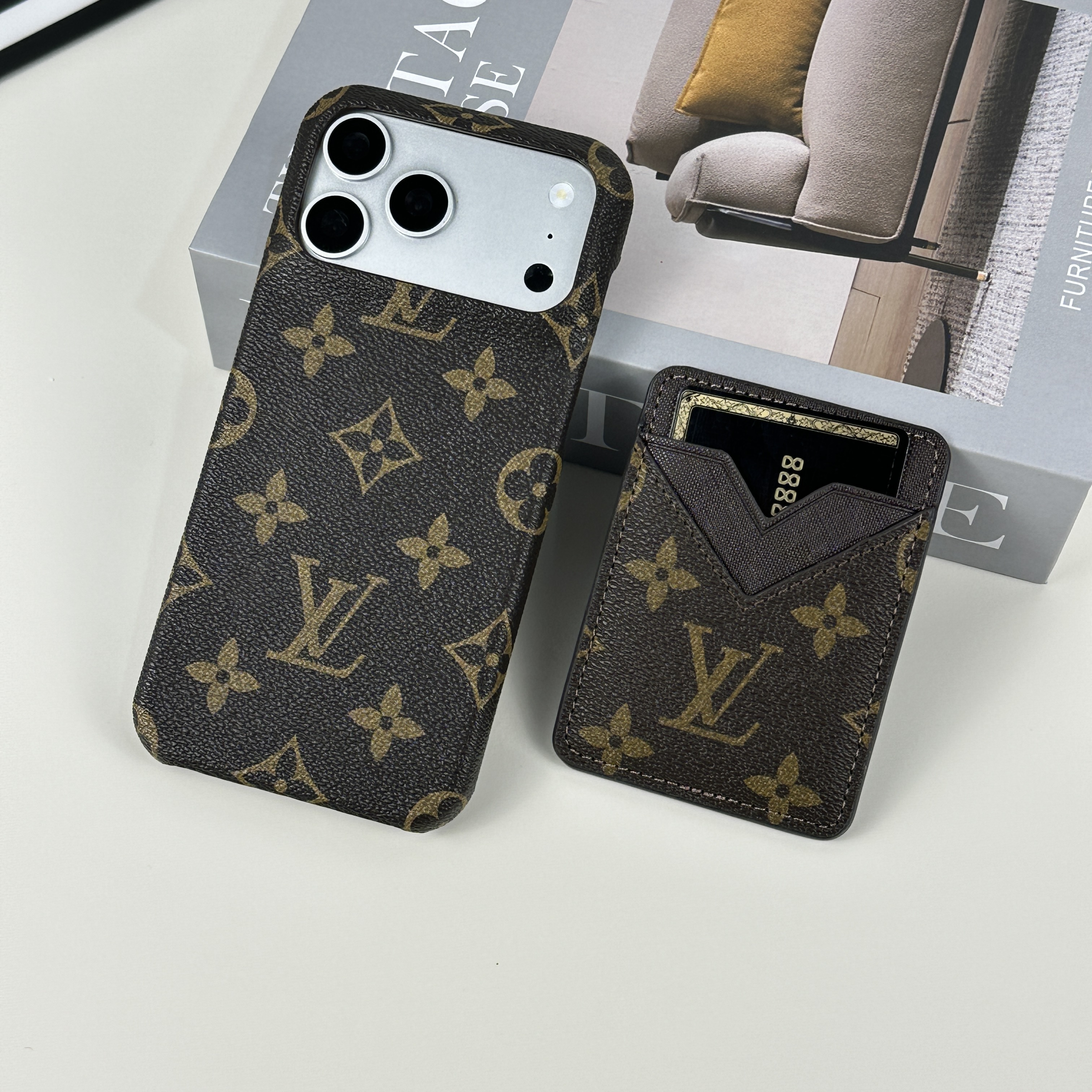 Stylish Leather Monogram Magnetic Wallet Big Printing-GELV074