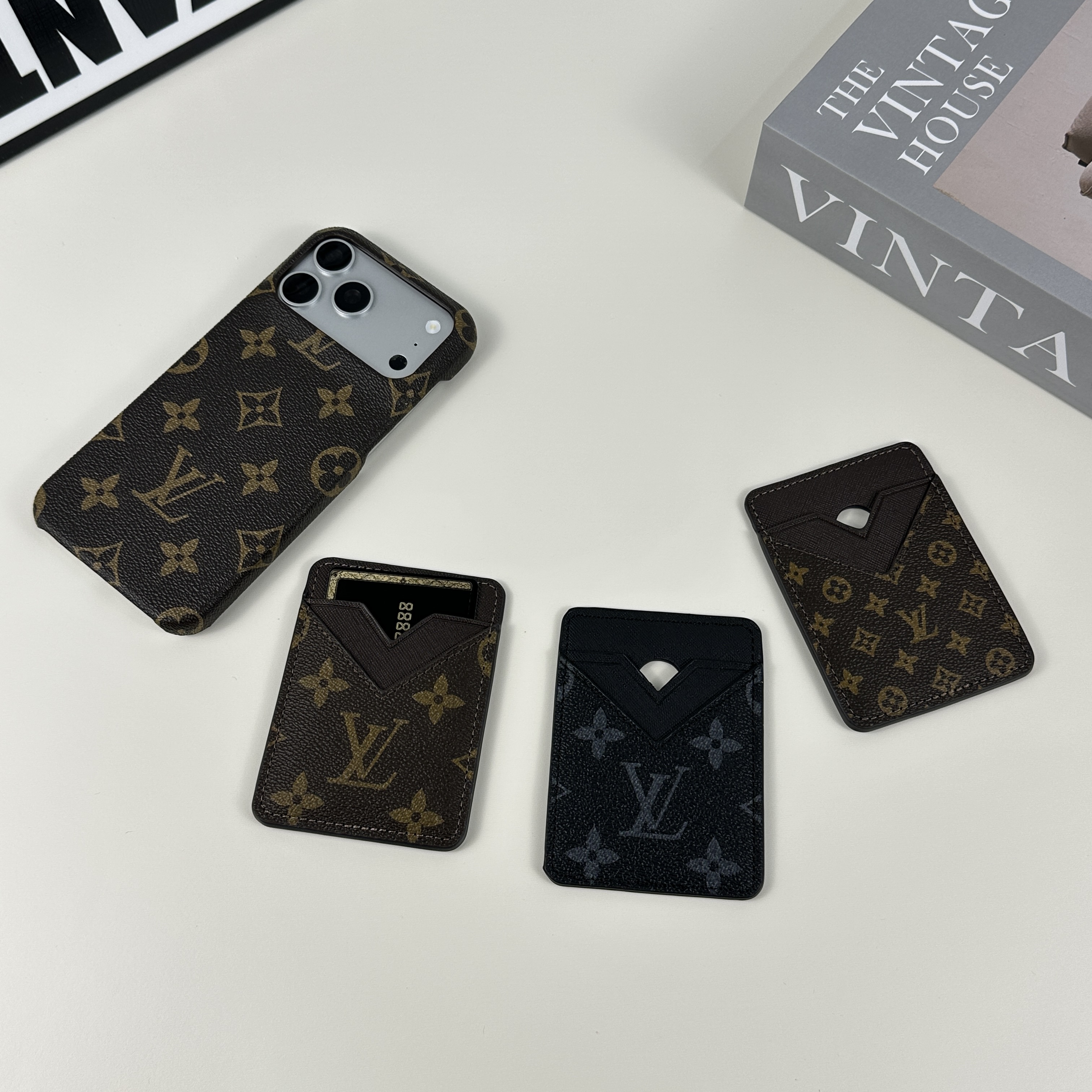 Stylish Leather Monogram Magnetic Wallet Big Printing-GELV074