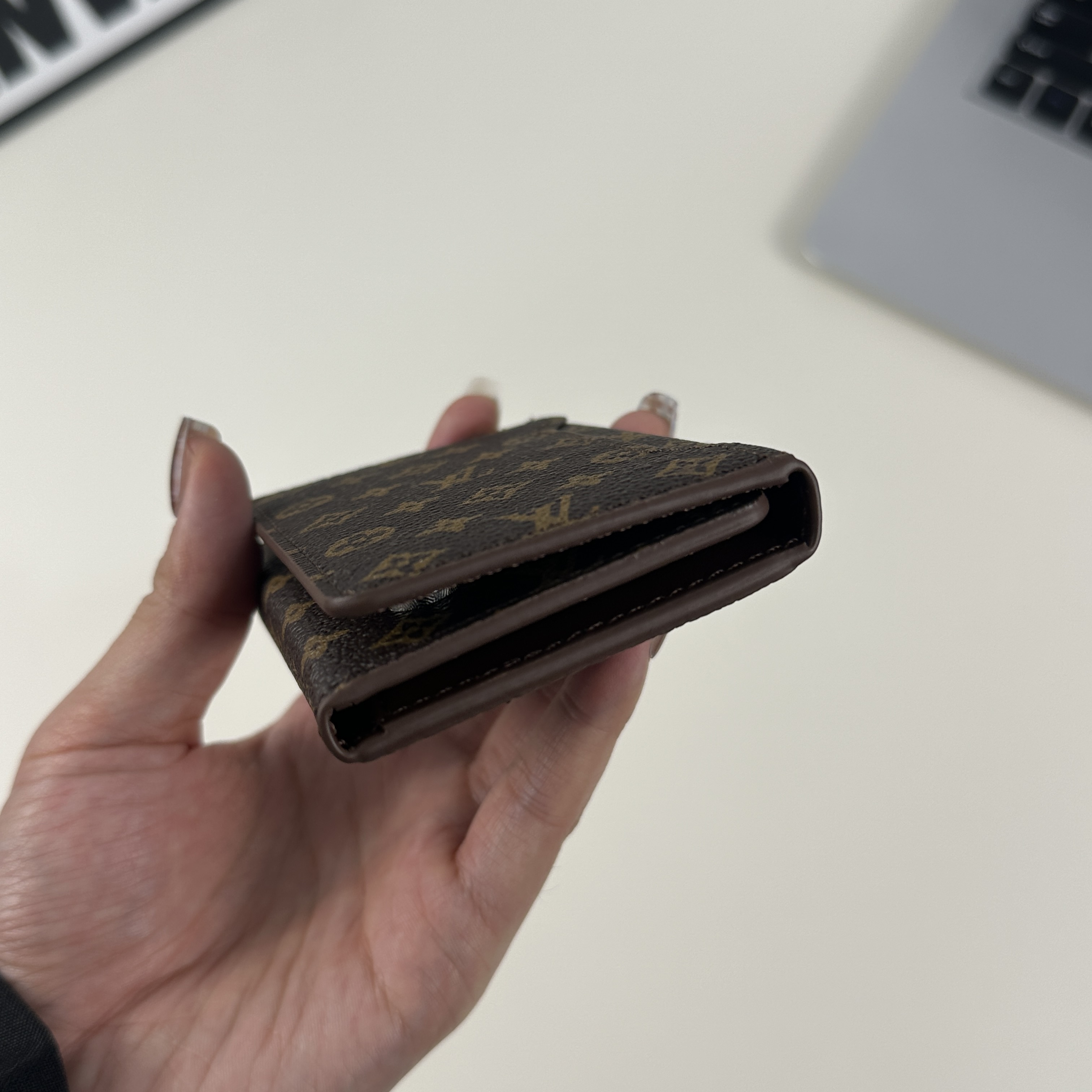 Premium Leather Monogram Magnetic Wallet Small Printing-GELV078