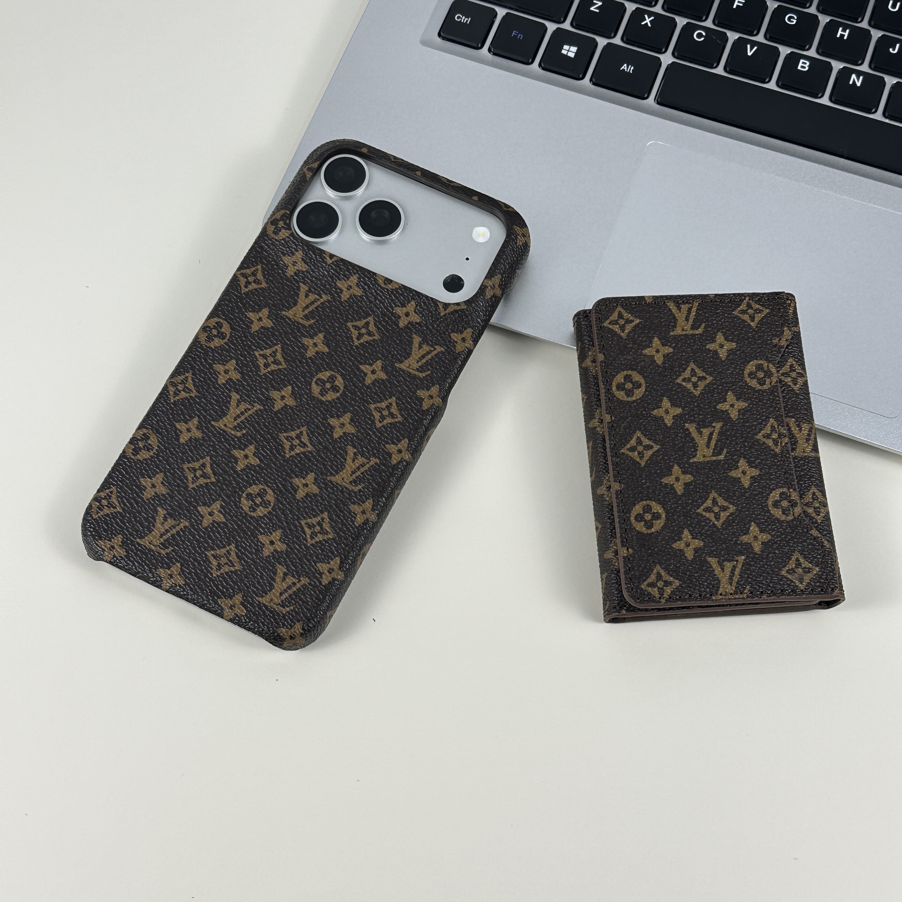 Premium Leather Monogram Magnetic Wallet Small Printing-GELV078