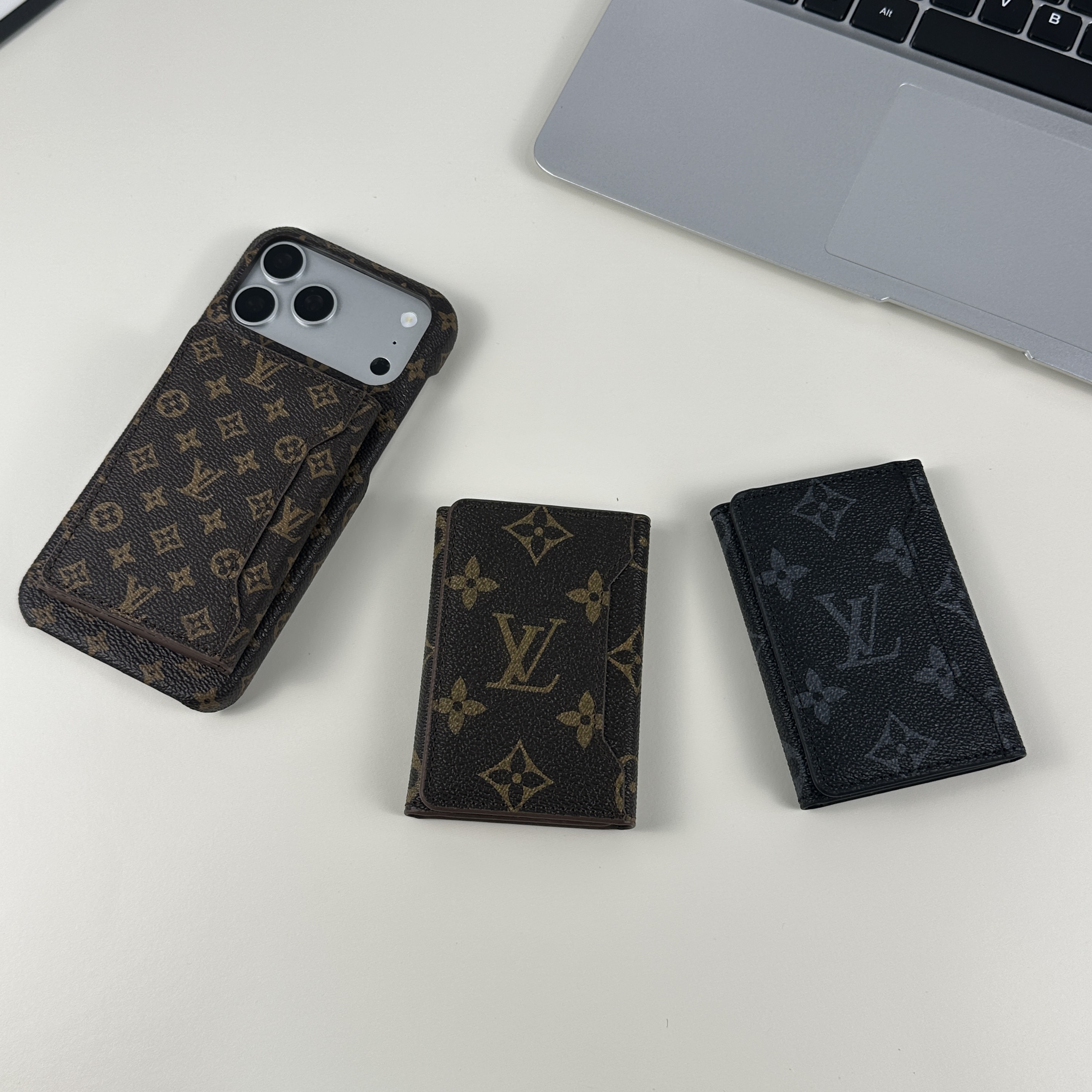 Premium Leather Monogram Magnetic Wallet Small Printing-GELV078