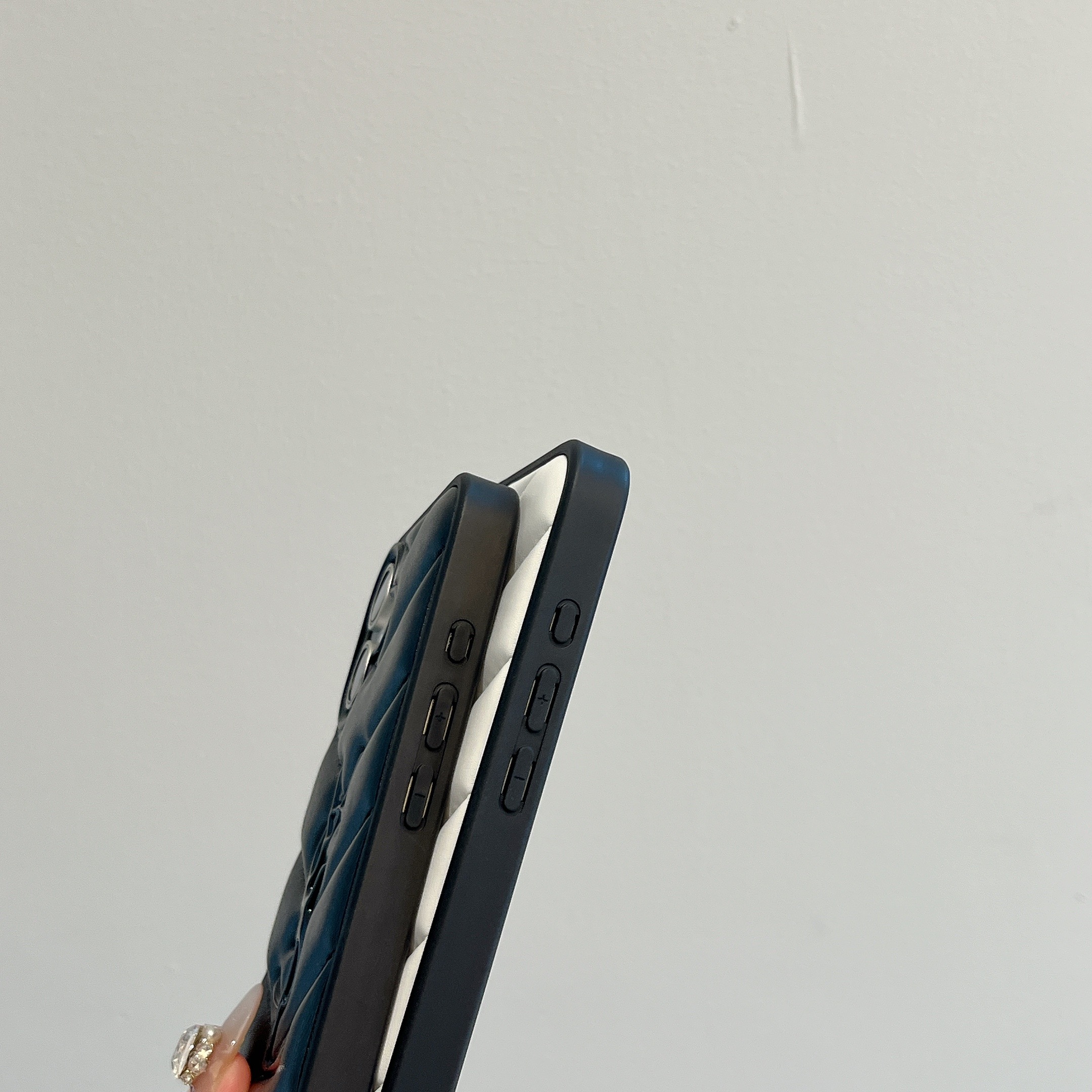 Leather Puffer YL iPhone Case White-WLK251101