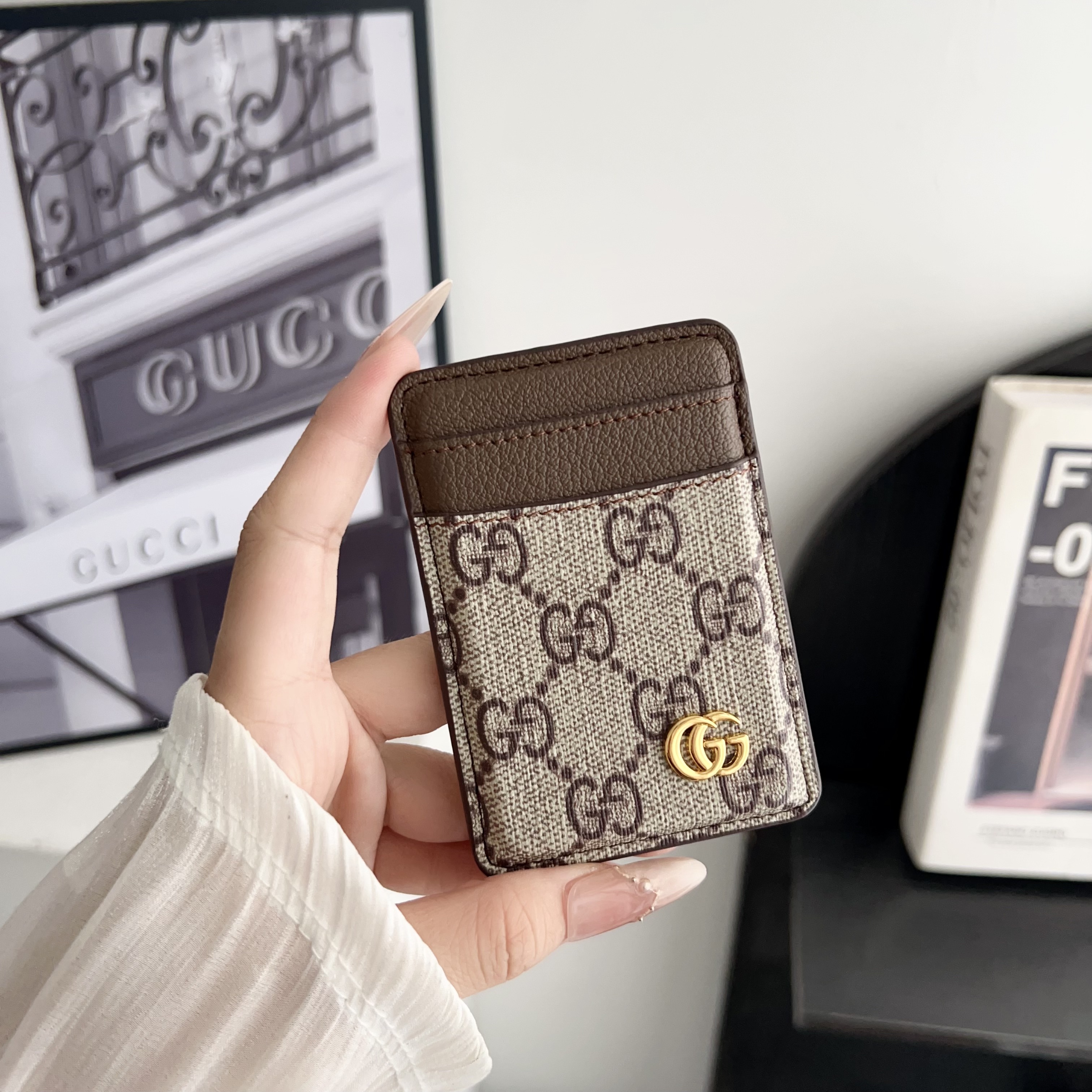 GG MagSafe Wallet Brown-CXK251835