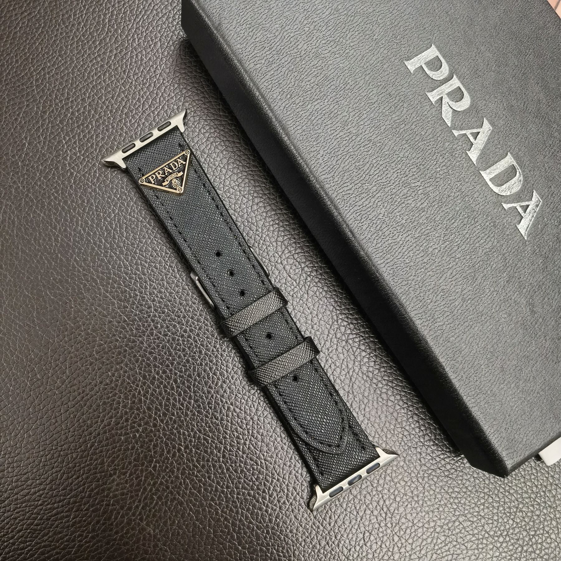 Luxury PR Apple Watch Leather Black-SZW241759-GTOCASE