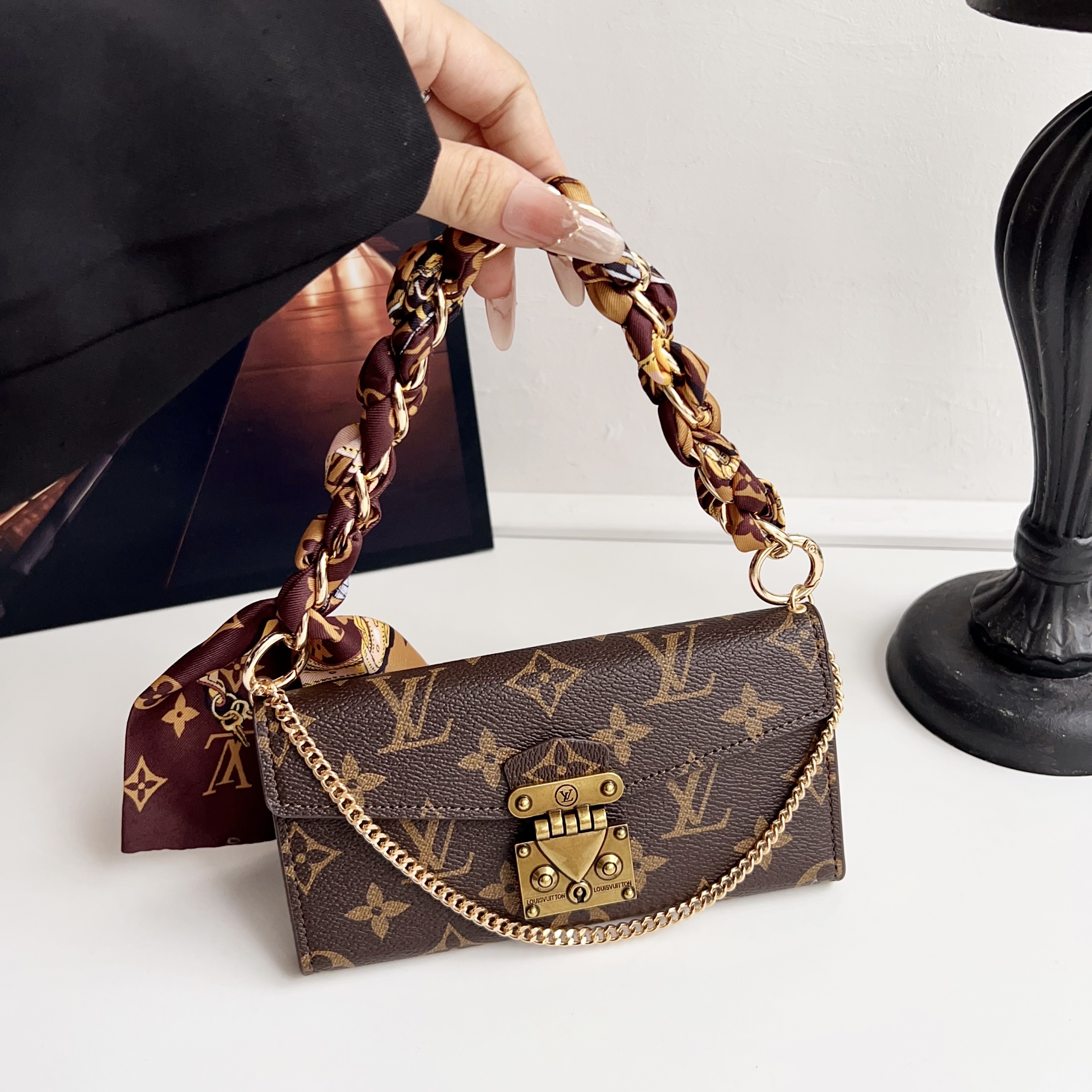 Luxury Monogram iPhone Case With Card Holder And chain For iPhone 17 Series-GELV099