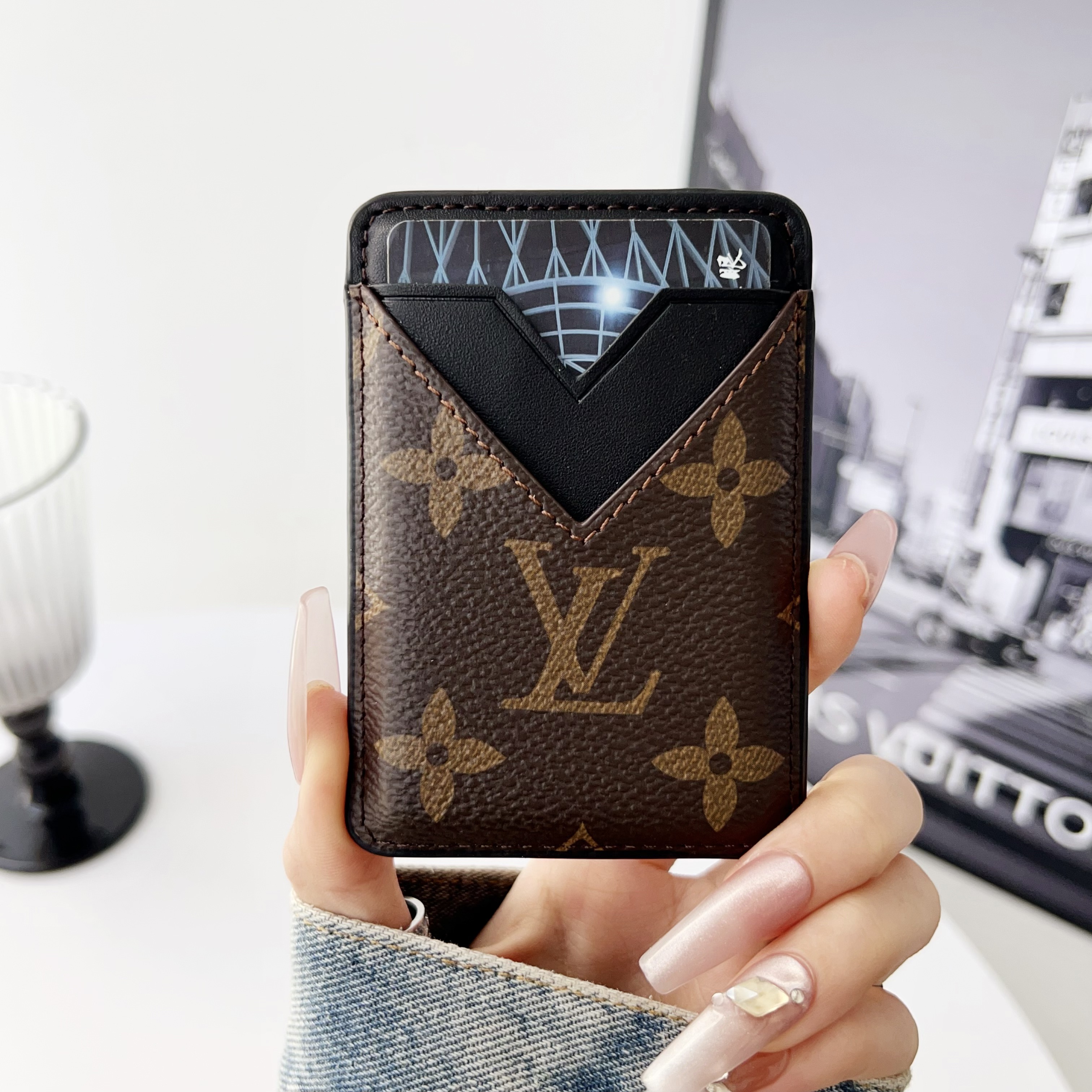 Monogram MagSafe Wallet Black-JDK250810