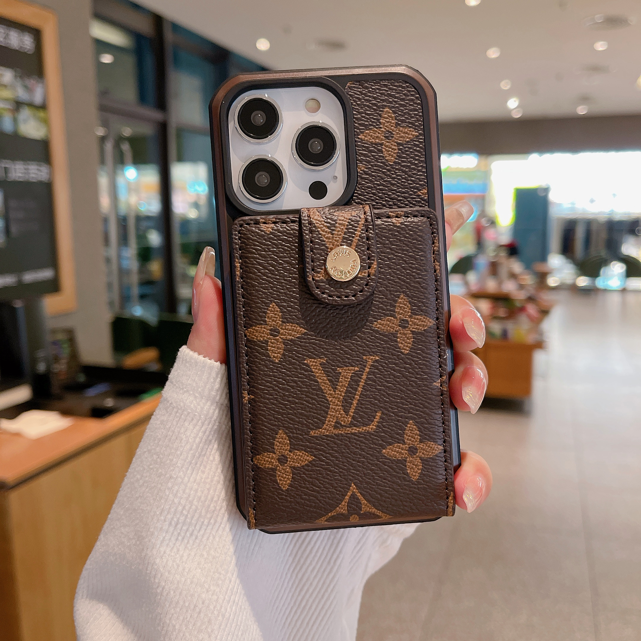 Louis Vuitton iPhoneケース 値下げしました LOUIS VUITTON ルイ・ヴィトン IPHONEバンパー 15 PRO MAX iPhone
