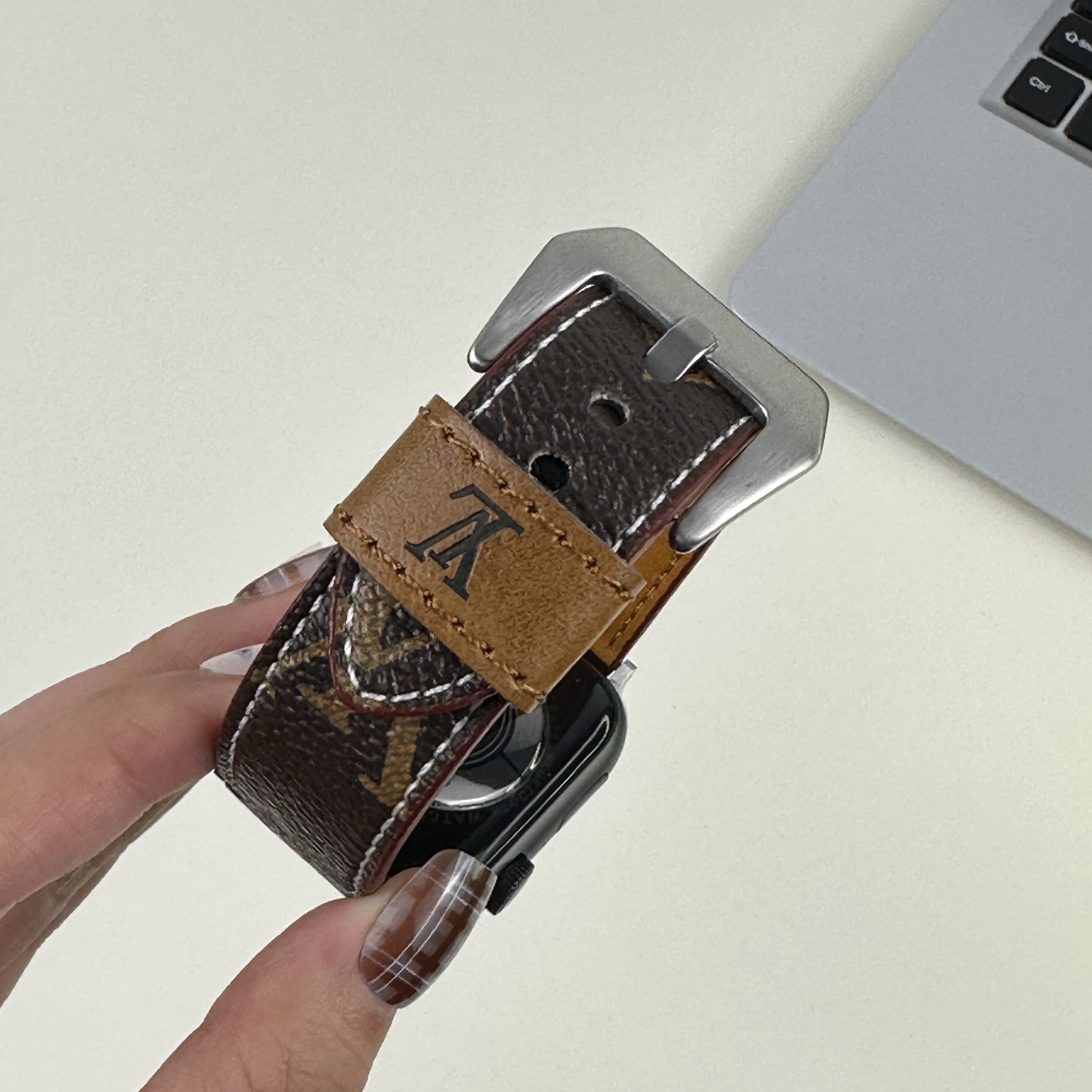 Classic Leather Monogram Apple Watch Band Big Printing-GELV064