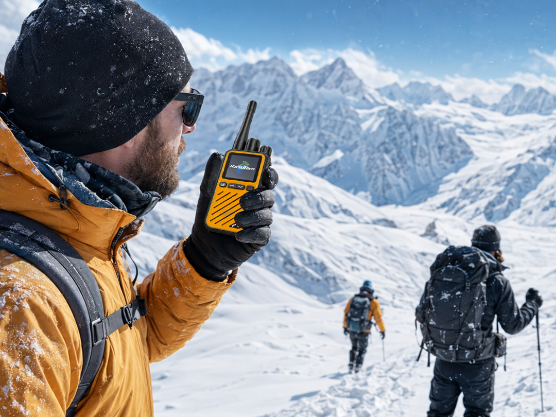KaYoTom D22 Hybrid Dual-Mode Walkie-Talkie group management feature supporting team collaboration, dispatching, and instant communication for outdoor and professional use.
