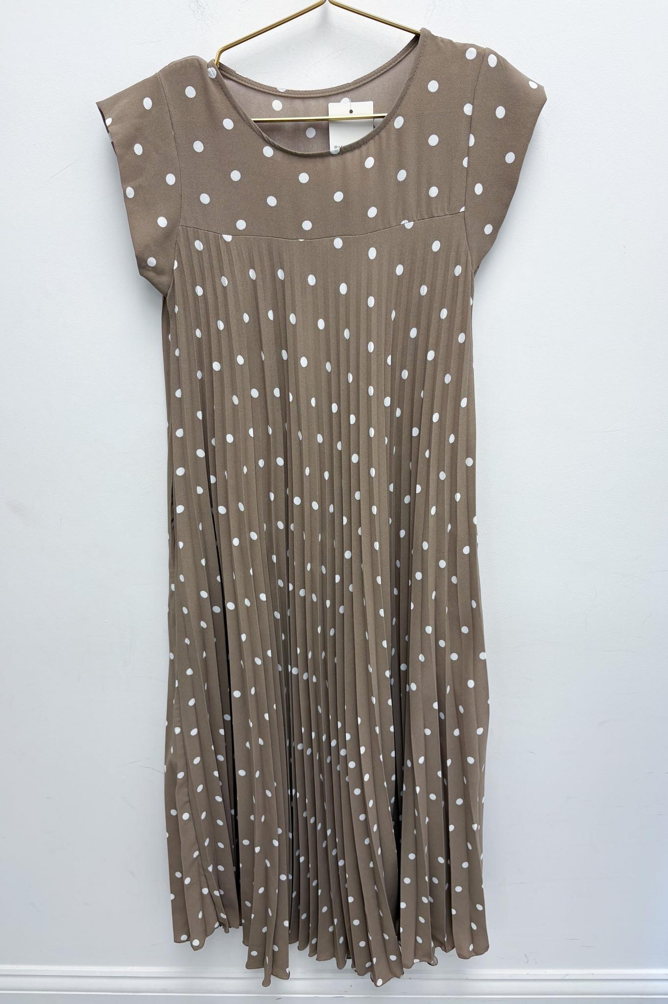 Wrinkle-Resistant Polka Dot Pleated Pocket Midi Dress