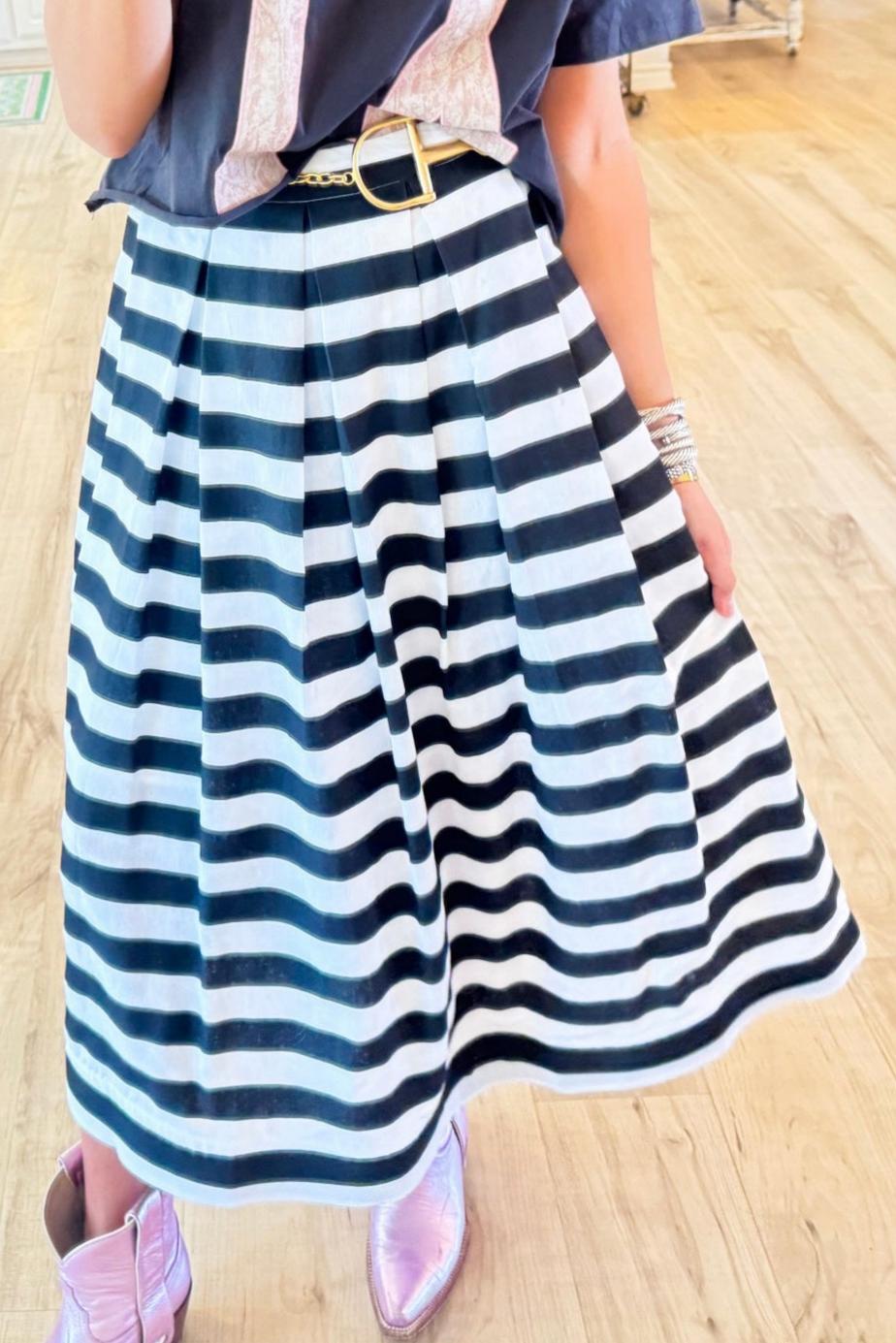 Black and White Stripe Pleated Skirt