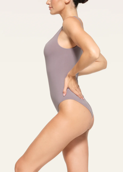 ESSENTIAL SCOOP NECK BODYSUIT