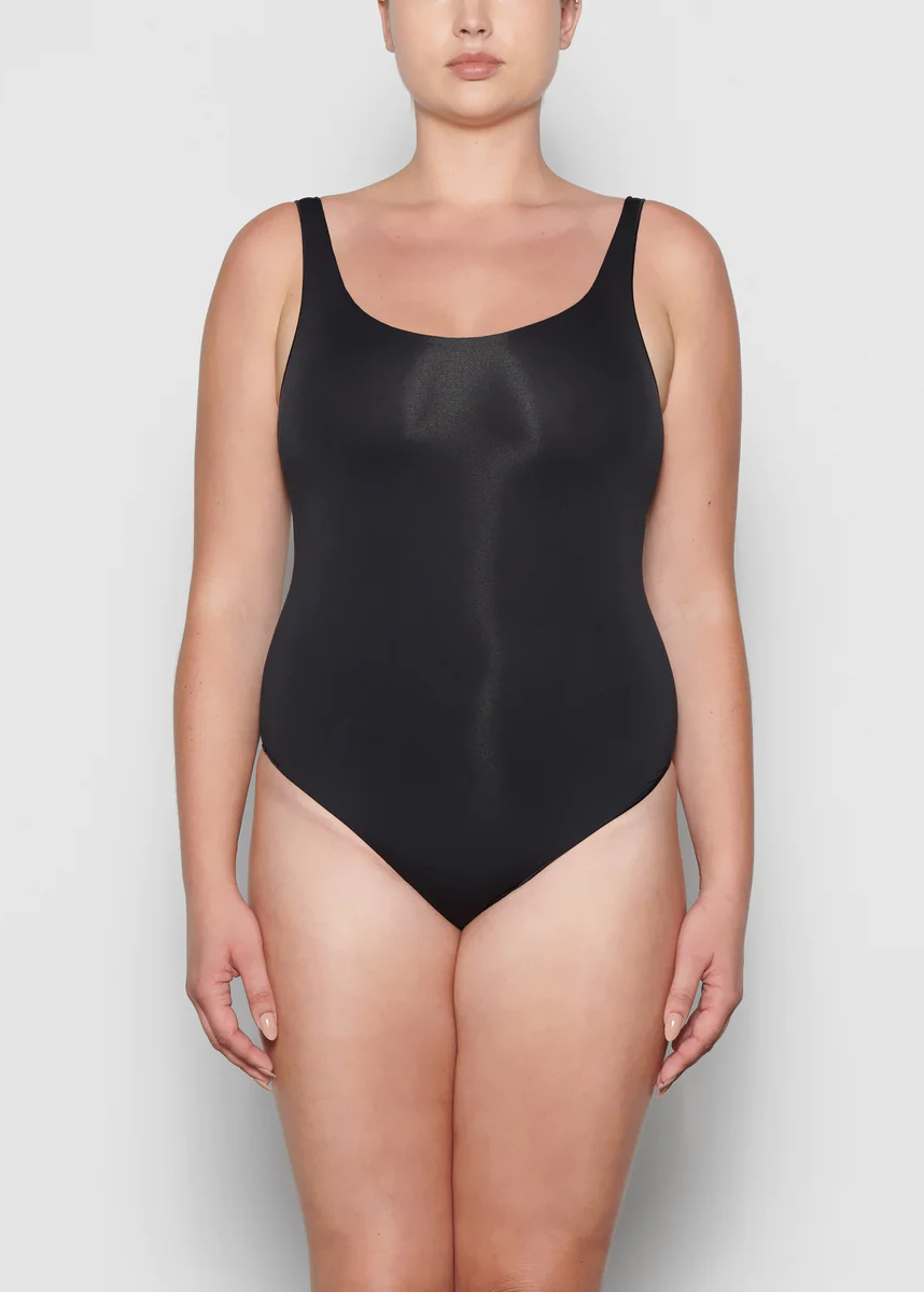 ESSENTIAL SCOOP NECK BODYSUIT