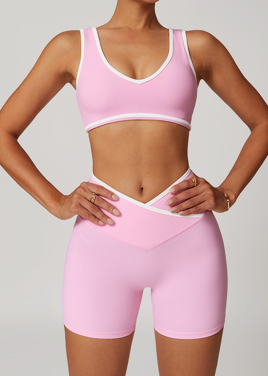 Customized Contrast color wide strap sports bra