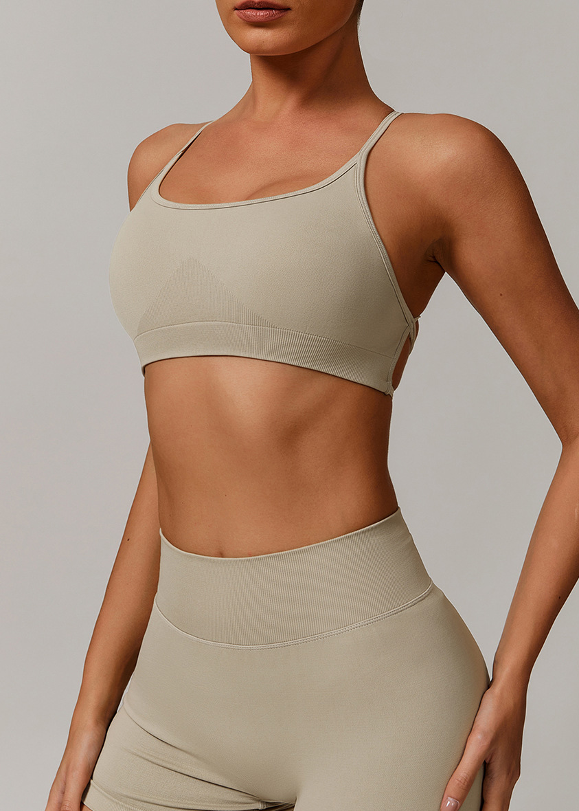 Customized seamless criss-cross back sports bra