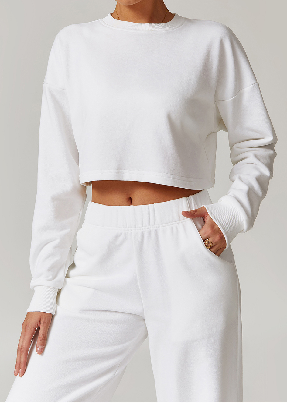 Customized autumn and winter round neck sports sweatshirt