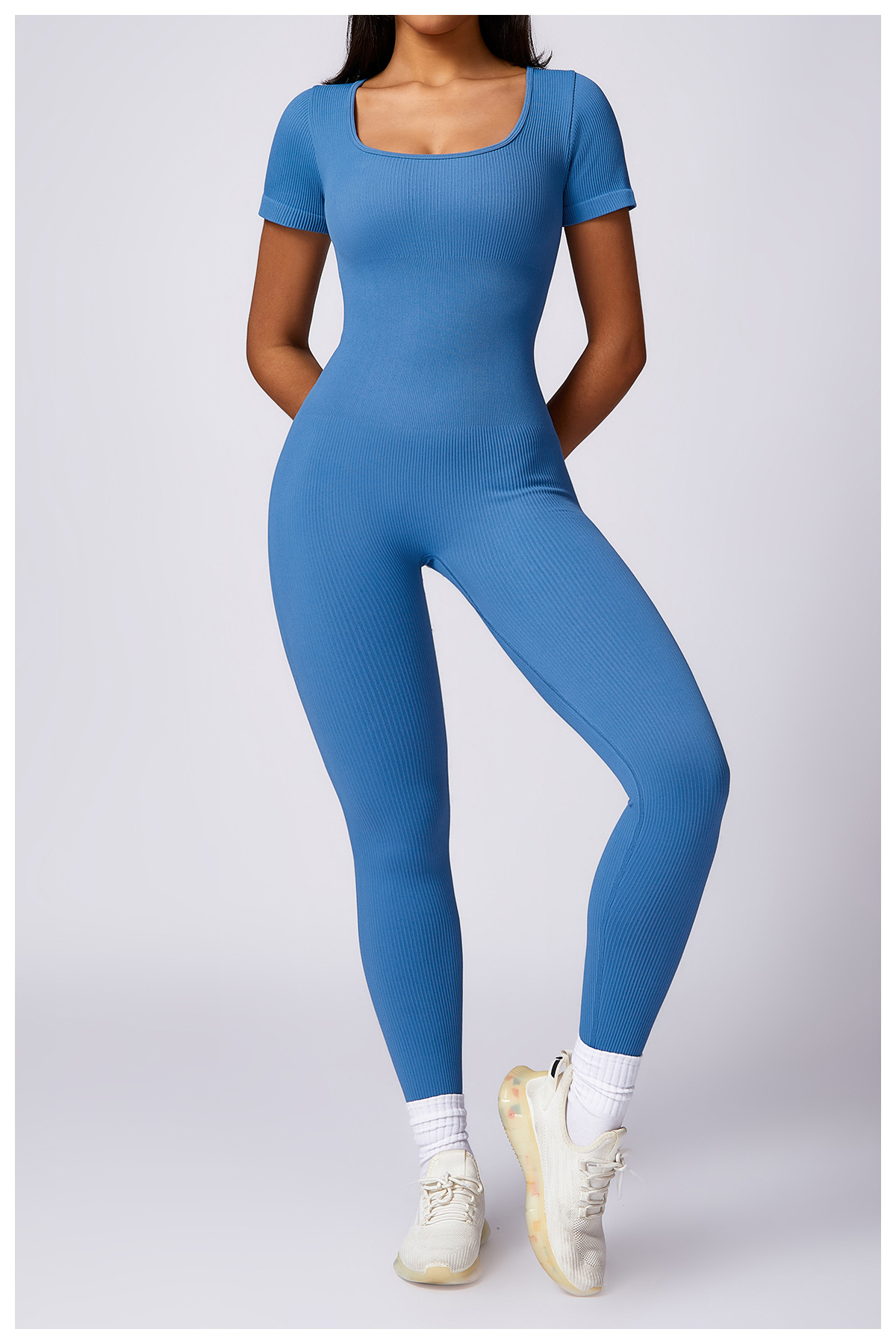 Customized Tight Seamless One-piece Yoga Wear