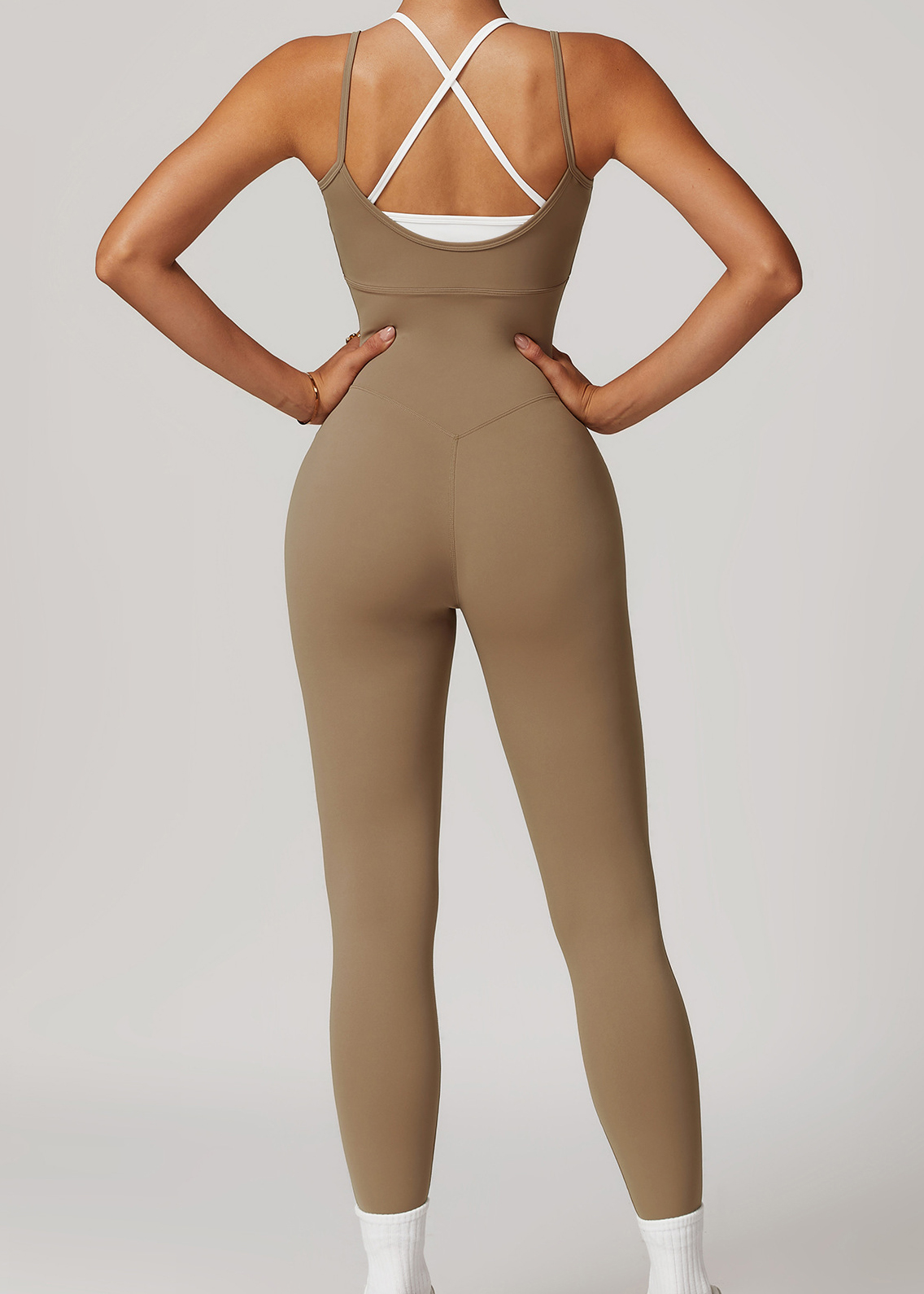 Customized Fake two-piece contrast color suspender sports jumpsuit