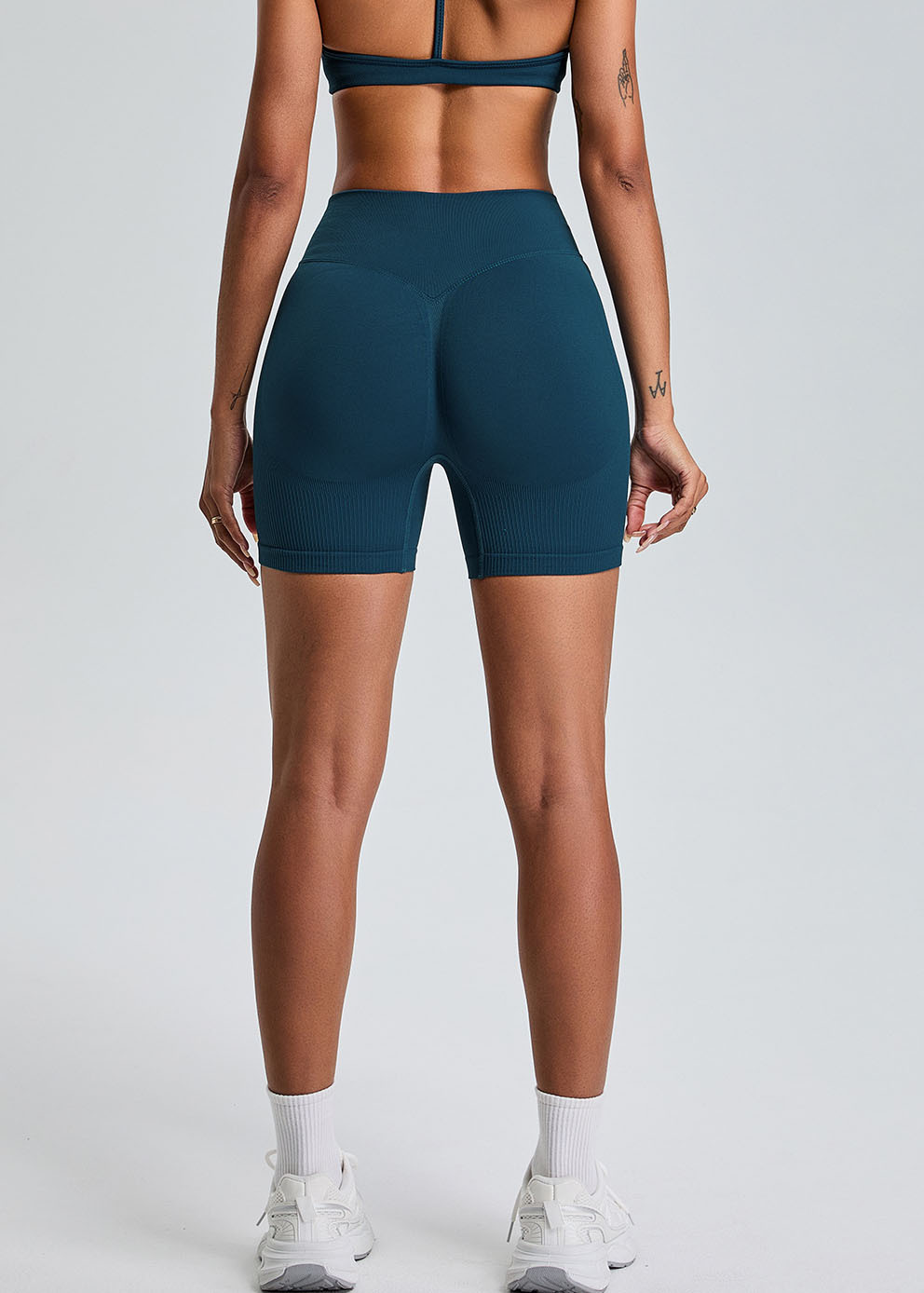 Customized Seamless Hip Lifting Yoga Shorts