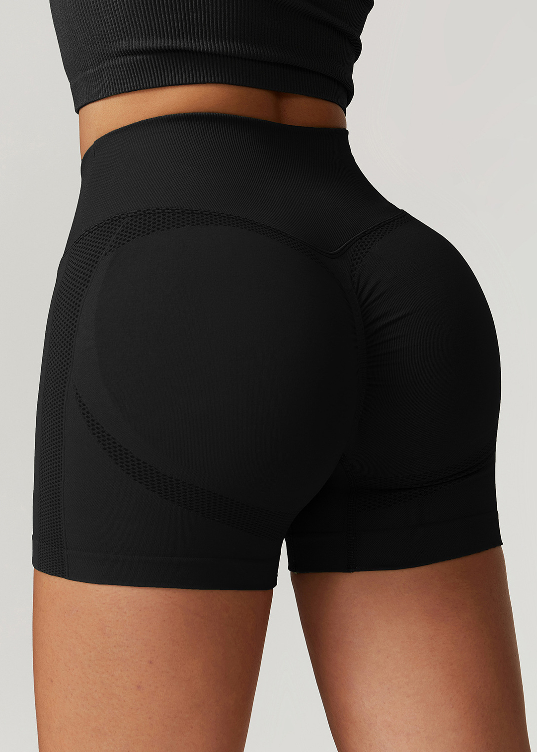 Customized Seamless tight yoga shorts for hip lifting
