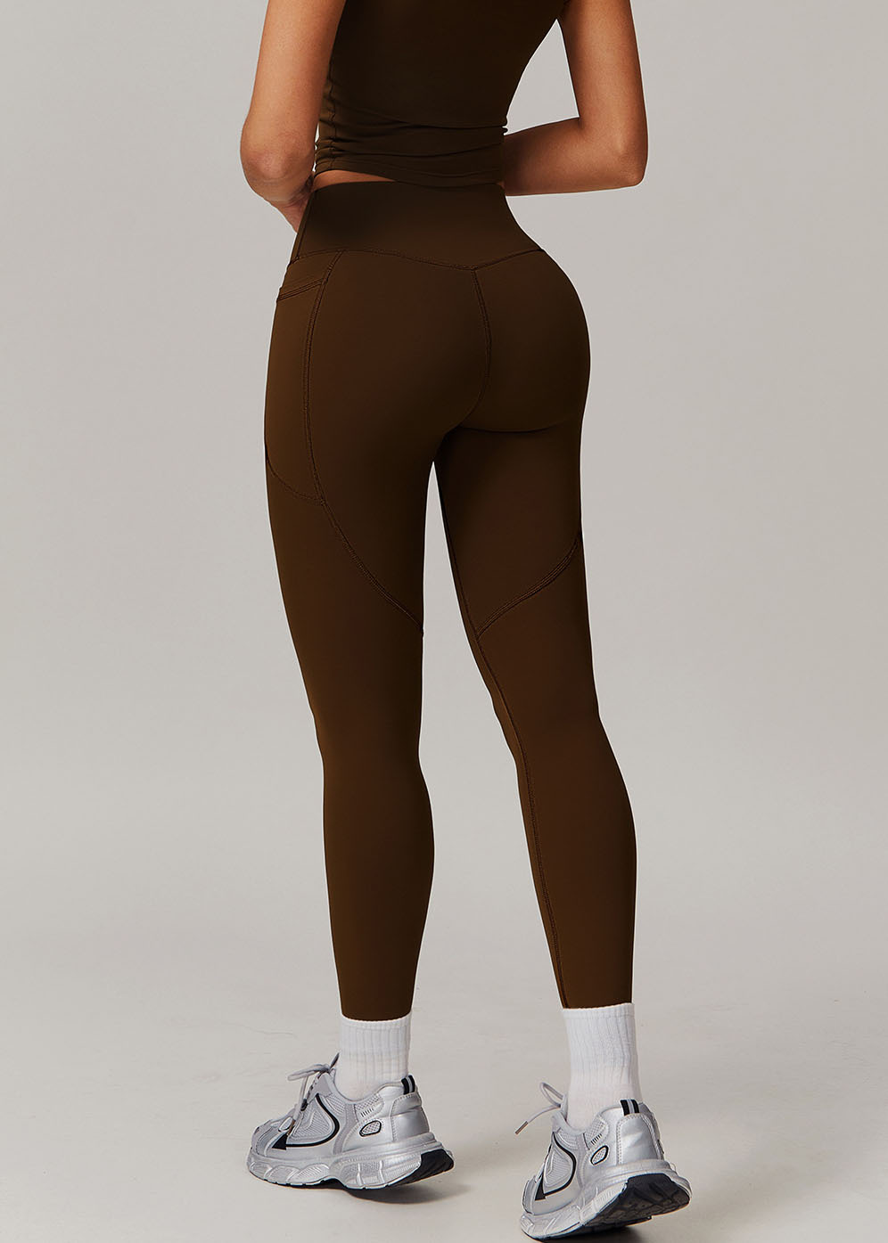 Customized Tight-fitting running trousers with outer pockets