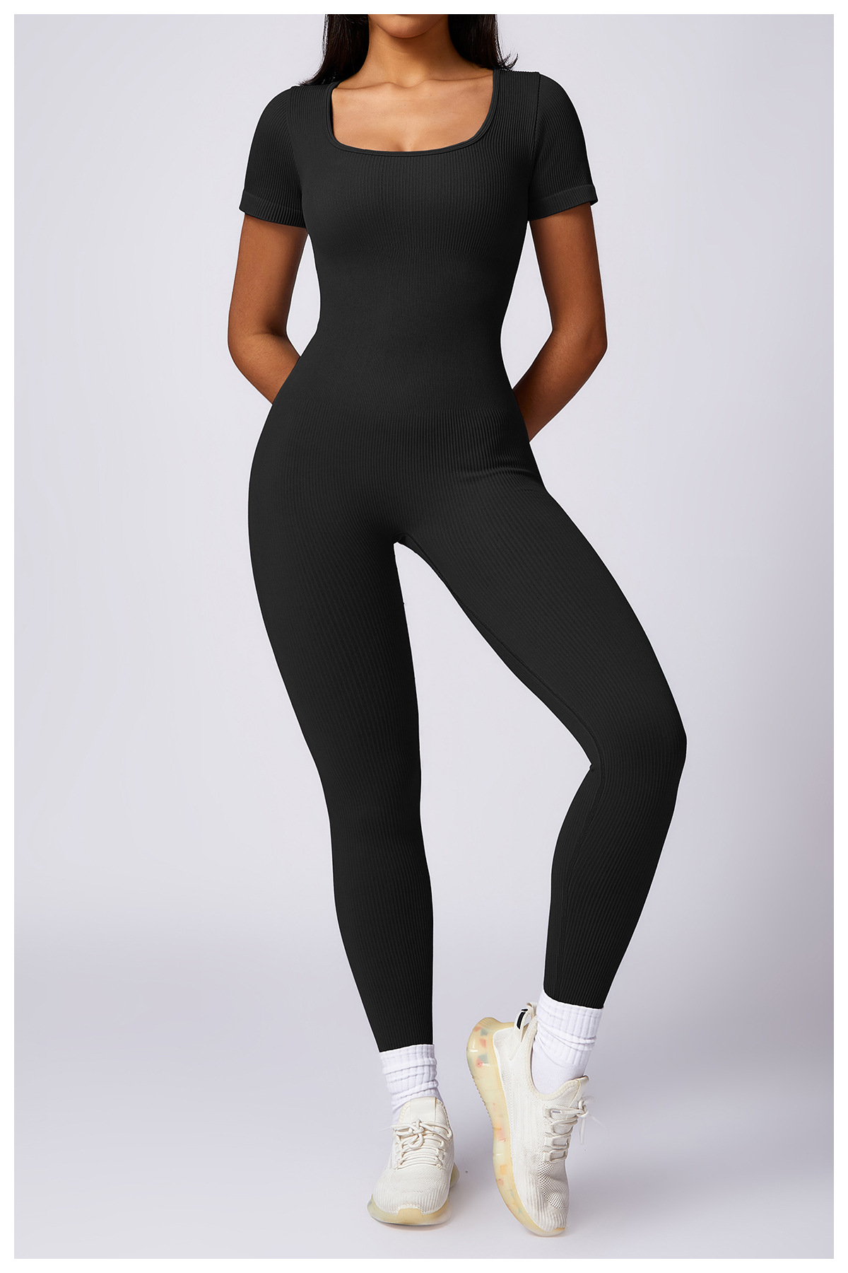 Customized Tight Seamless One-piece Yoga Wear