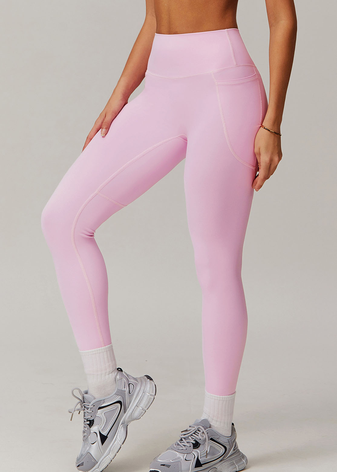 Customized Tight-fitting running trousers with outer pockets