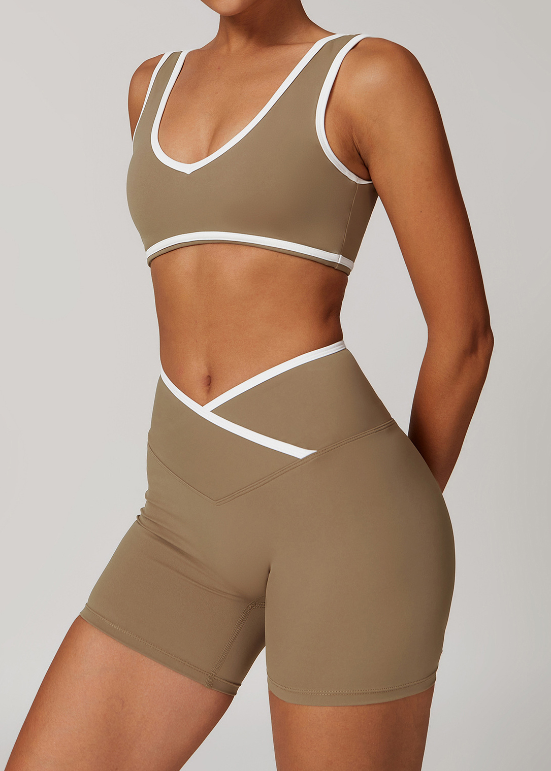 Customized Contrast color wide strap sports bra