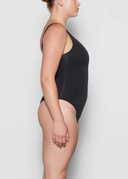 ESSENTIAL SCOOP NECK BODYSUIT