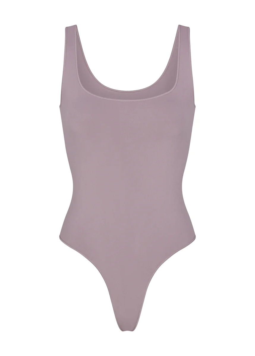 ESSENTIAL SCOOP NECK BODYSUIT