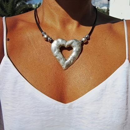Minimalist Hollow Heart Pendant Necklace 