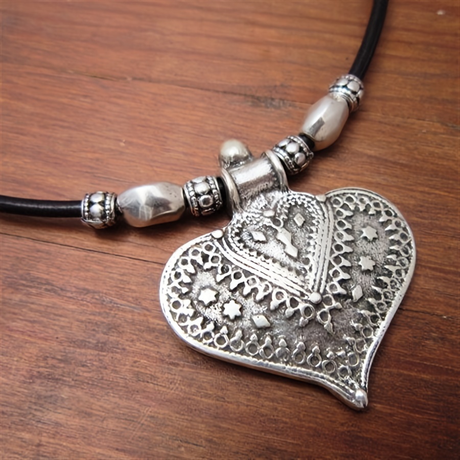 Silvery Boho Heart Pendant Necklace