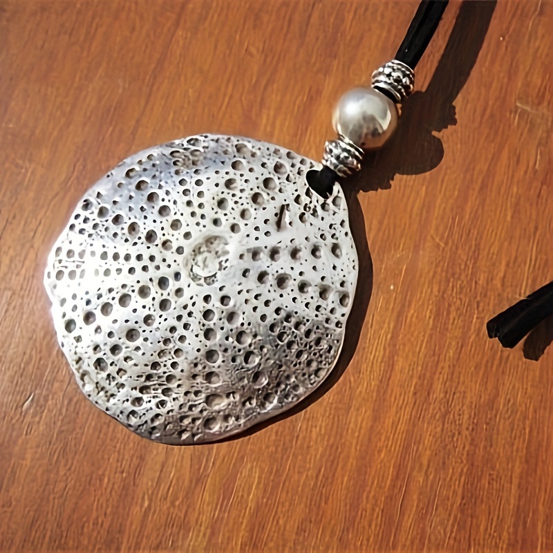 Silvery Boho Round Pendant Simple Pattern Necklace 